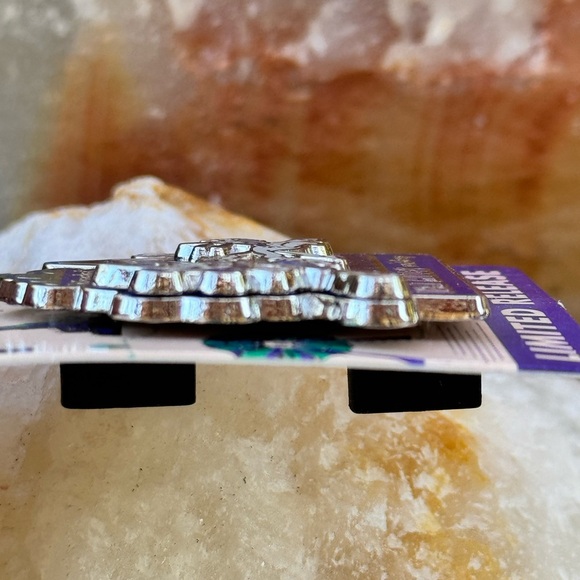 Limited Release/Disneyland 1/2 Marathon Weekend 2016 Mickey & Pluto Pin Trading - Picture 3 of 8